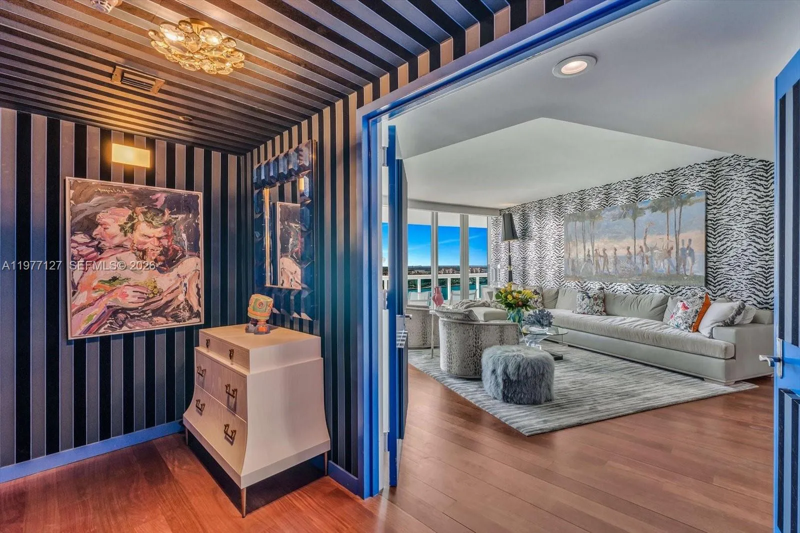 private entrance foyer