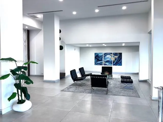 Sunny Isles Beach, Florida 33160, 1 Bedroom Bedrooms, ,1 BathroomBathrooms,Residential Lease,For Rent,A11978421