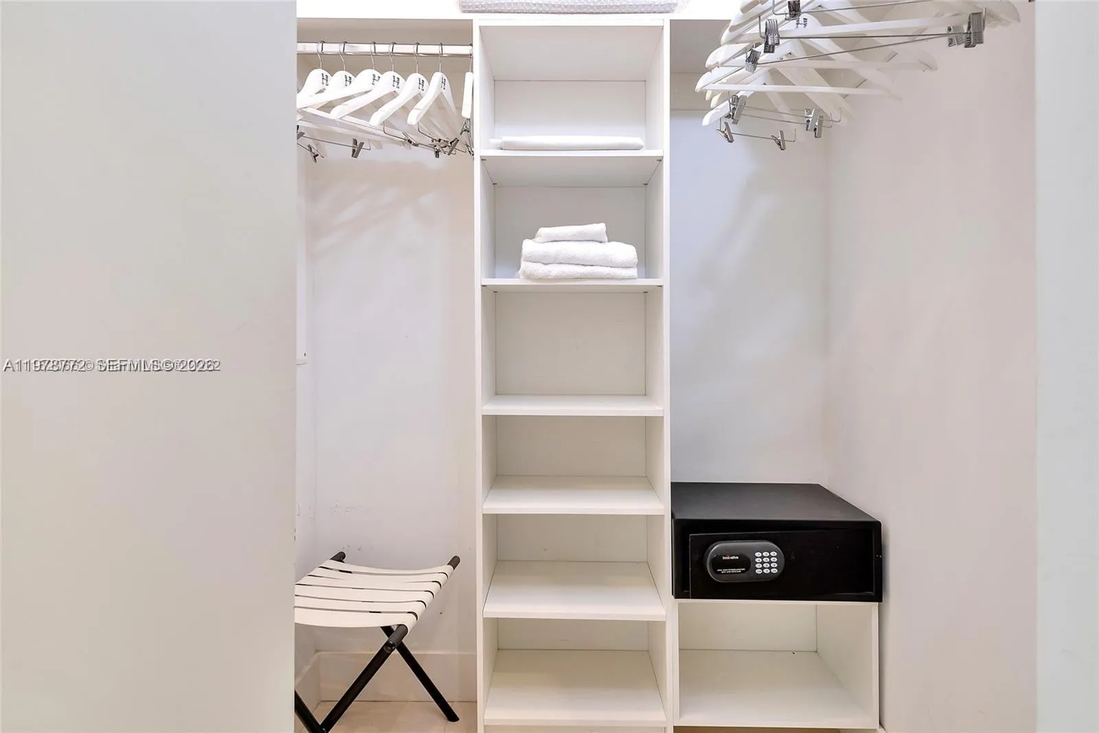 4111 S Ocean Dr 302, Hollywood, Florida 33019, Hollywood, Florida 33019, 1 Bedroom Bedrooms, ,1 BathroomBathrooms,Residential,For Sale,4111 S Ocean Dr 302, Hollywood, Florida 33019,A11978772