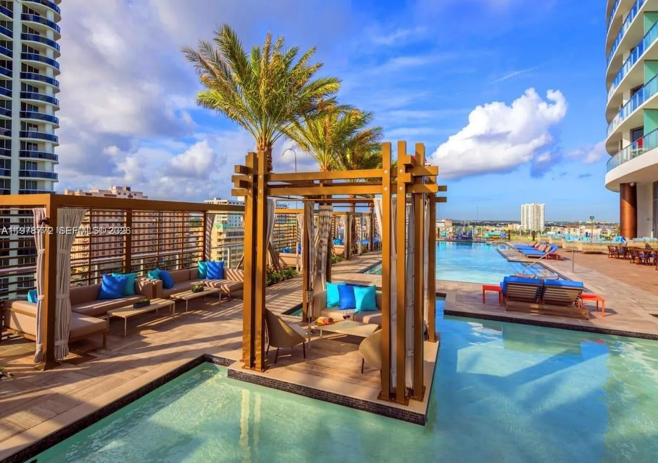 4111 S Ocean Dr 302, Hollywood, Florida 33019, Hollywood, Florida 33019, 1 Bedroom Bedrooms, ,1 BathroomBathrooms,Residential,For Sale,4111 S Ocean Dr 302, Hollywood, Florida 33019,A11978772