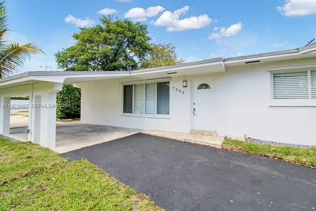 7325 Sw 98th Ct, Miami, Florida 33173, Miami, Florida 33173, 4 Bedrooms Bedrooms, ,2 BathroomsBathrooms,Residential Lease,For Rent,7325 Sw 98th Ct, Miami, Florida 33173,A11979407