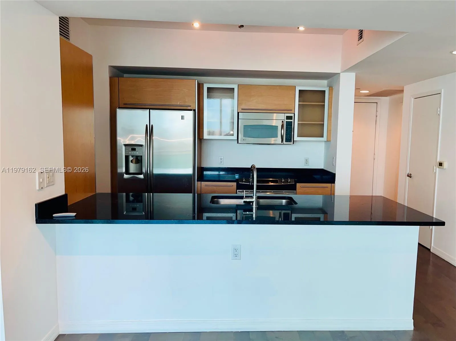 951 Brickell Ave 3211, Miami, Florida 33131, Miami, Florida 33131, 2 Bedrooms Bedrooms, ,2 BathroomsBathrooms,Residential Lease,For Rent,951 Brickell Ave 3211, Miami, Florida 33131,A11979162