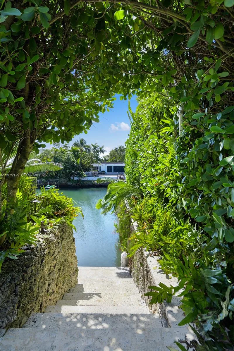 536 Jeronimo Dr, Coral Gables, Florida 33146, Coral Gables, Florida 33146, 3 Bedrooms Bedrooms, ,4 BathroomsBathrooms,Residential,For Sale,536 Jeronimo Dr, Coral Gables, Florida 33146,A11979139