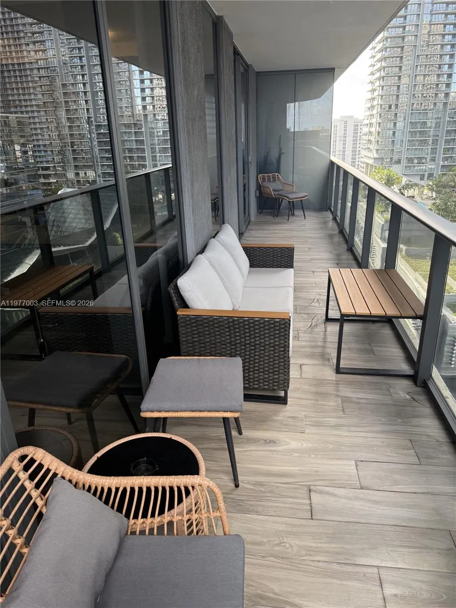 801 S Miami Ave 1705, Miami, Florida 33131, Miami, Florida 33131, 2 Bedrooms Bedrooms, ,2 BathroomsBathrooms,Residential Lease,For Rent,801 S Miami Ave 1705, Miami, Florida 33131,A11977003