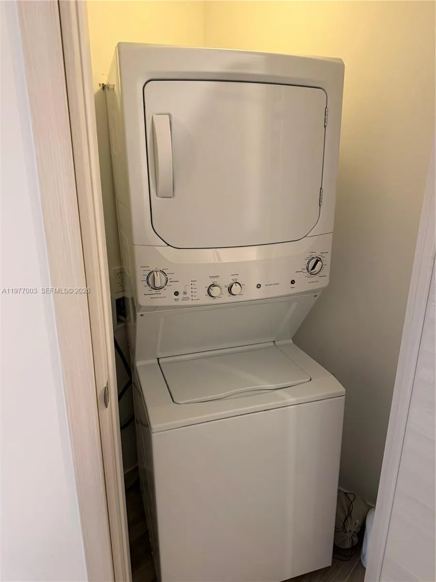 801 S Miami Ave 1705, Miami, Florida 33131, Miami, Florida 33131, 2 Bedrooms Bedrooms, ,2 BathroomsBathrooms,Residential Lease,For Rent,801 S Miami Ave 1705, Miami, Florida 33131,A11977003