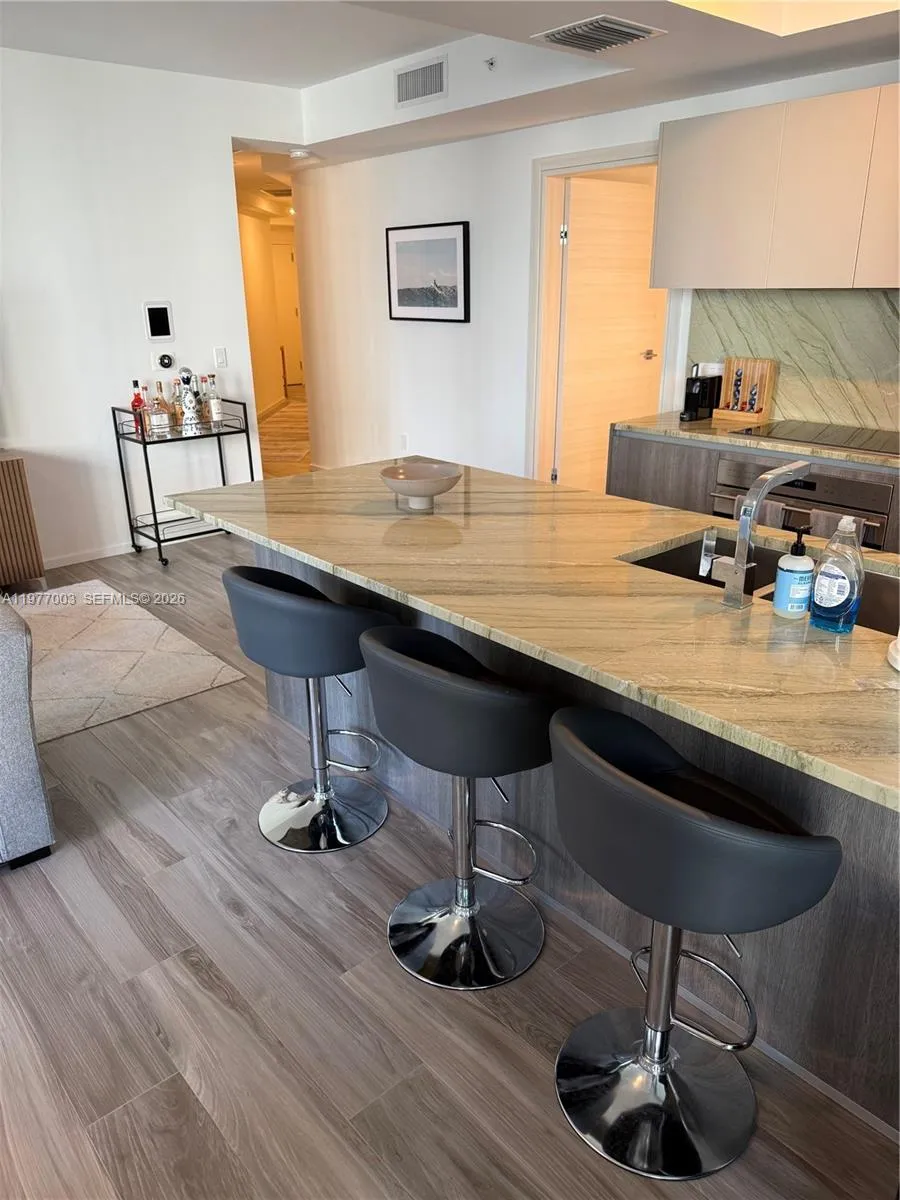 801 S Miami Ave 1705, Miami, Florida 33131, Miami, Florida 33131, 2 Bedrooms Bedrooms, ,2 BathroomsBathrooms,Residential Lease,For Rent,801 S Miami Ave 1705, Miami, Florida 33131,A11977003