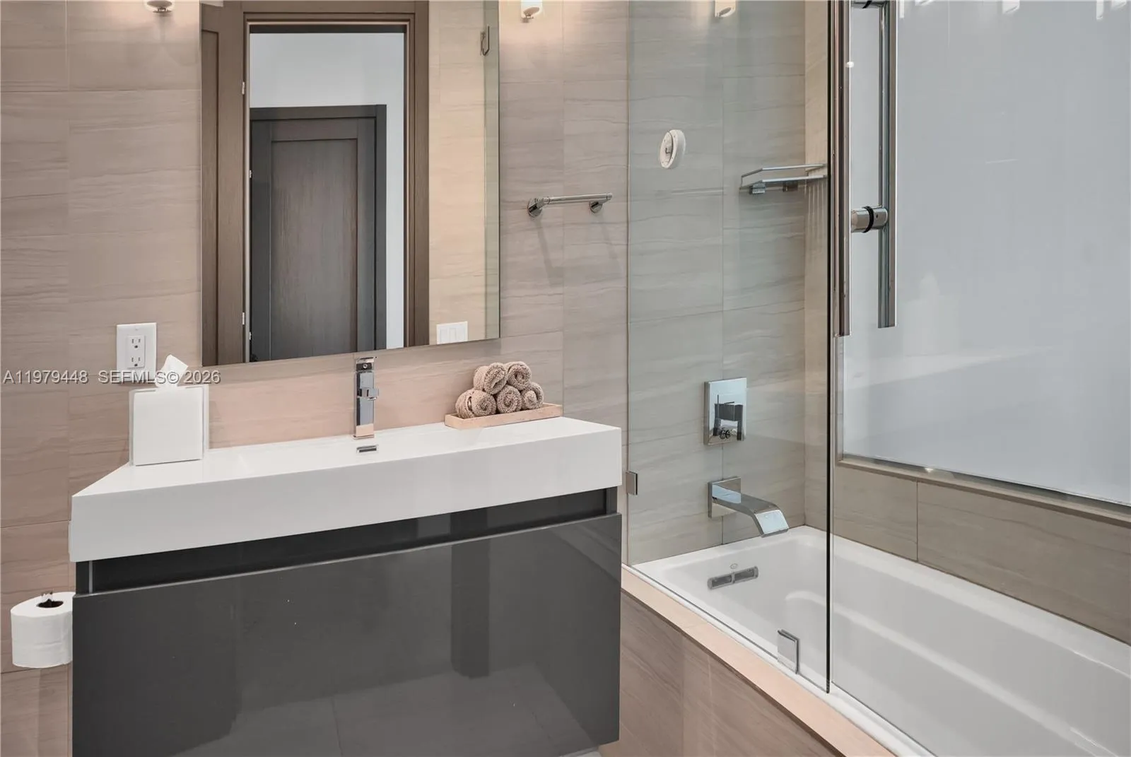 5501 Pine Tree Dr, Miami Beach, Florida 33140, Miami Beach, Florida 33140, 5 Bedrooms Bedrooms, ,5 BathroomsBathrooms,Residential Lease,For Rent,5501 Pine Tree Dr, Miami Beach, Florida 33140,A11979448