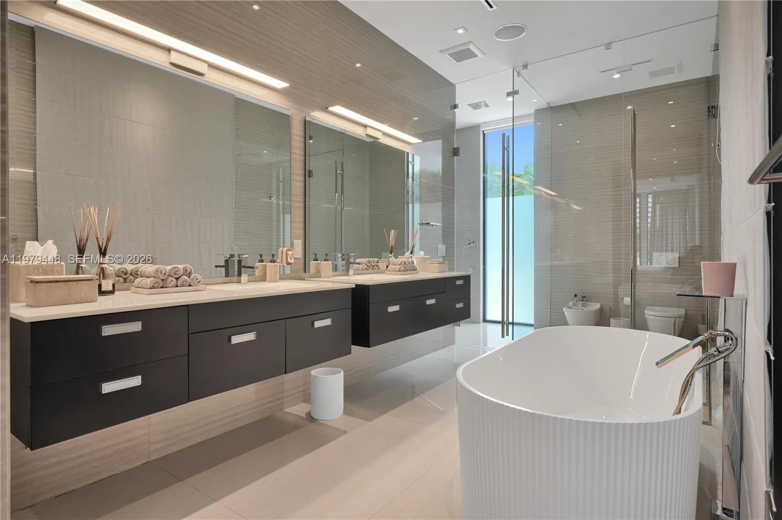 5501 Pine Tree Dr, Miami Beach, Florida 33140, Miami Beach, Florida 33140, 5 Bedrooms Bedrooms, ,5 BathroomsBathrooms,Residential Lease,For Rent,5501 Pine Tree Dr, Miami Beach, Florida 33140,A11979448