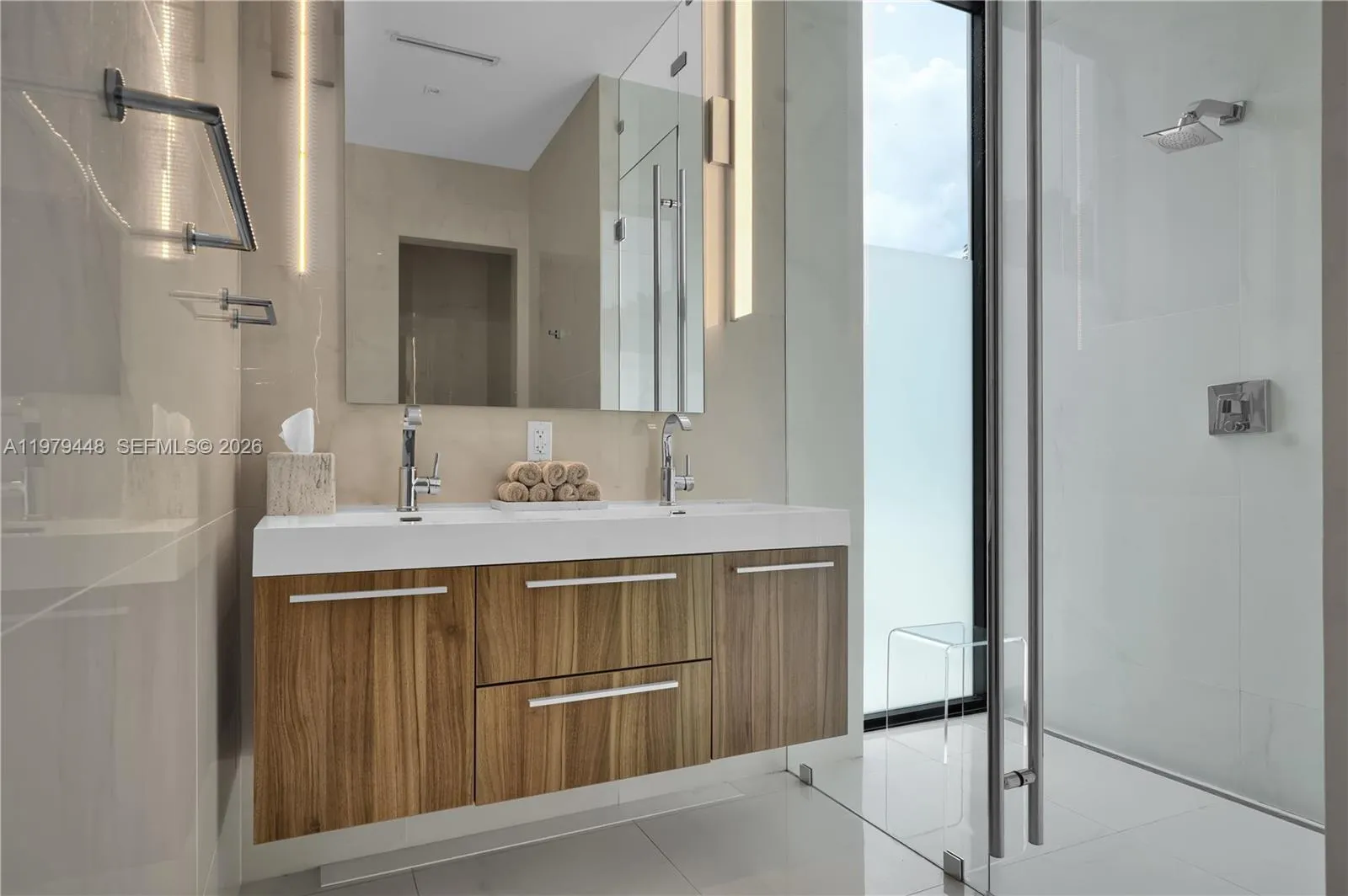 5501 Pine Tree Dr, Miami Beach, Florida 33140, Miami Beach, Florida 33140, 5 Bedrooms Bedrooms, ,5 BathroomsBathrooms,Residential Lease,For Rent,5501 Pine Tree Dr, Miami Beach, Florida 33140,A11979448