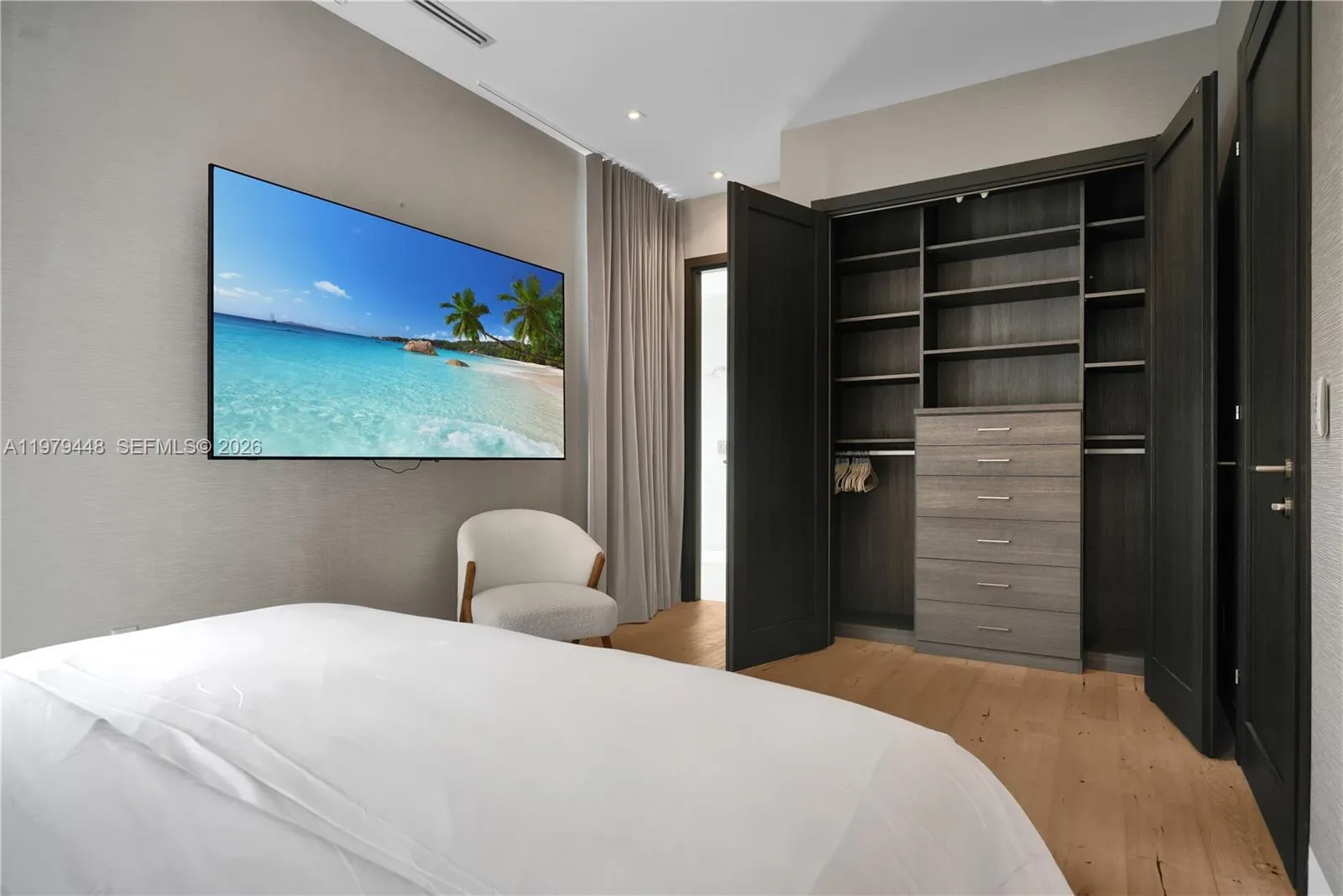 5501 Pine Tree Dr, Miami Beach, Florida 33140, Miami Beach, Florida 33140, 5 Bedrooms Bedrooms, ,5 BathroomsBathrooms,Residential Lease,For Rent,5501 Pine Tree Dr, Miami Beach, Florida 33140,A11979448