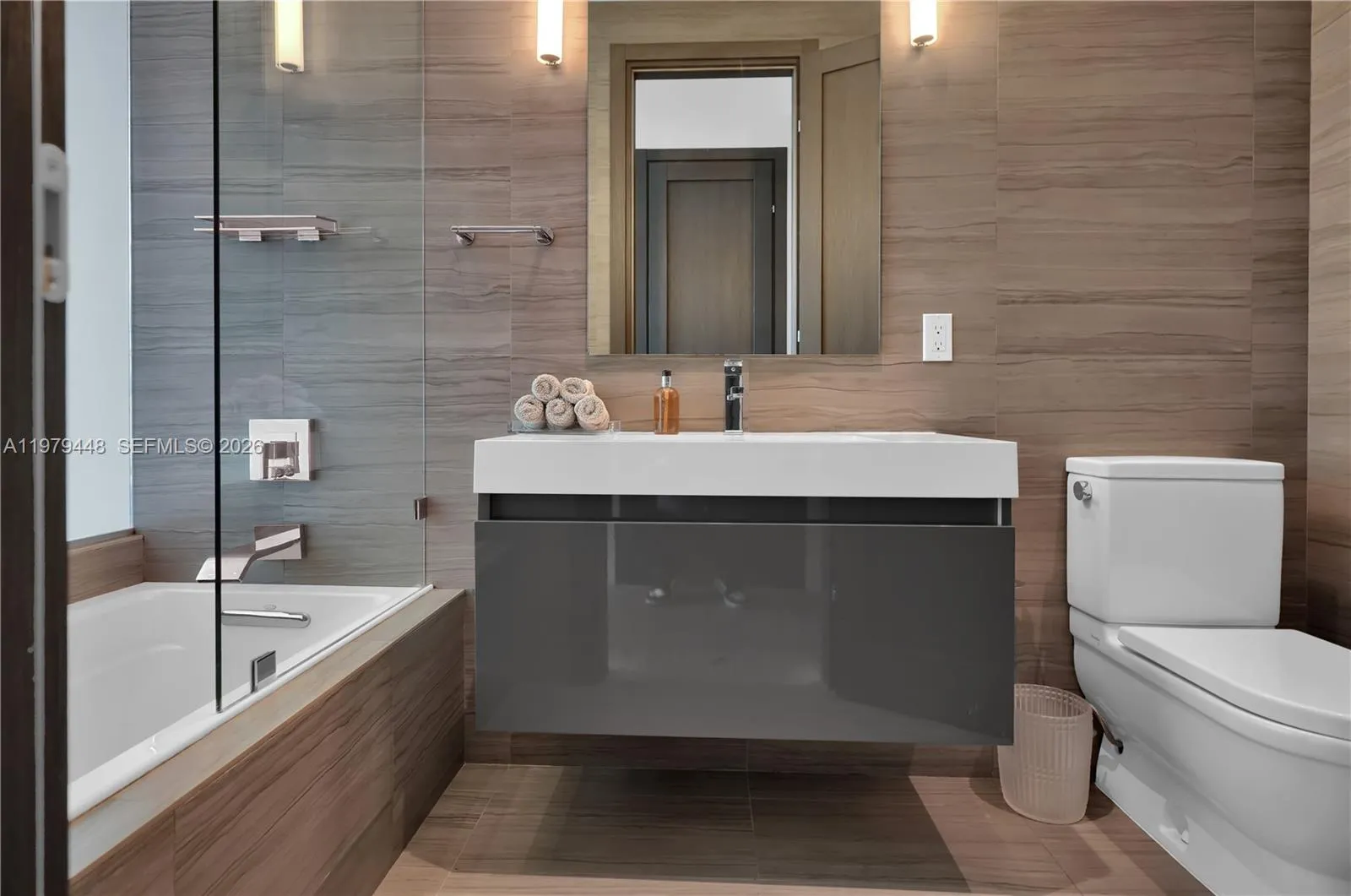 5501 Pine Tree Dr, Miami Beach, Florida 33140, Miami Beach, Florida 33140, 5 Bedrooms Bedrooms, ,5 BathroomsBathrooms,Residential Lease,For Rent,5501 Pine Tree Dr, Miami Beach, Florida 33140,A11979448