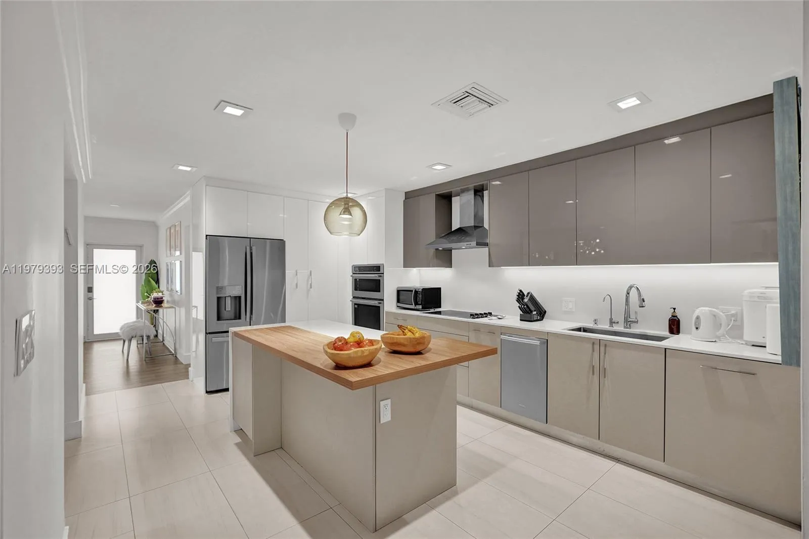 2301 Ne 196th St, Miami, Florida 33180, Miami, Florida 33180, 4 Bedrooms Bedrooms, ,3 BathroomsBathrooms,Residential,For Sale,2301 Ne 196th St, Miami, Florida 33180,A11979393