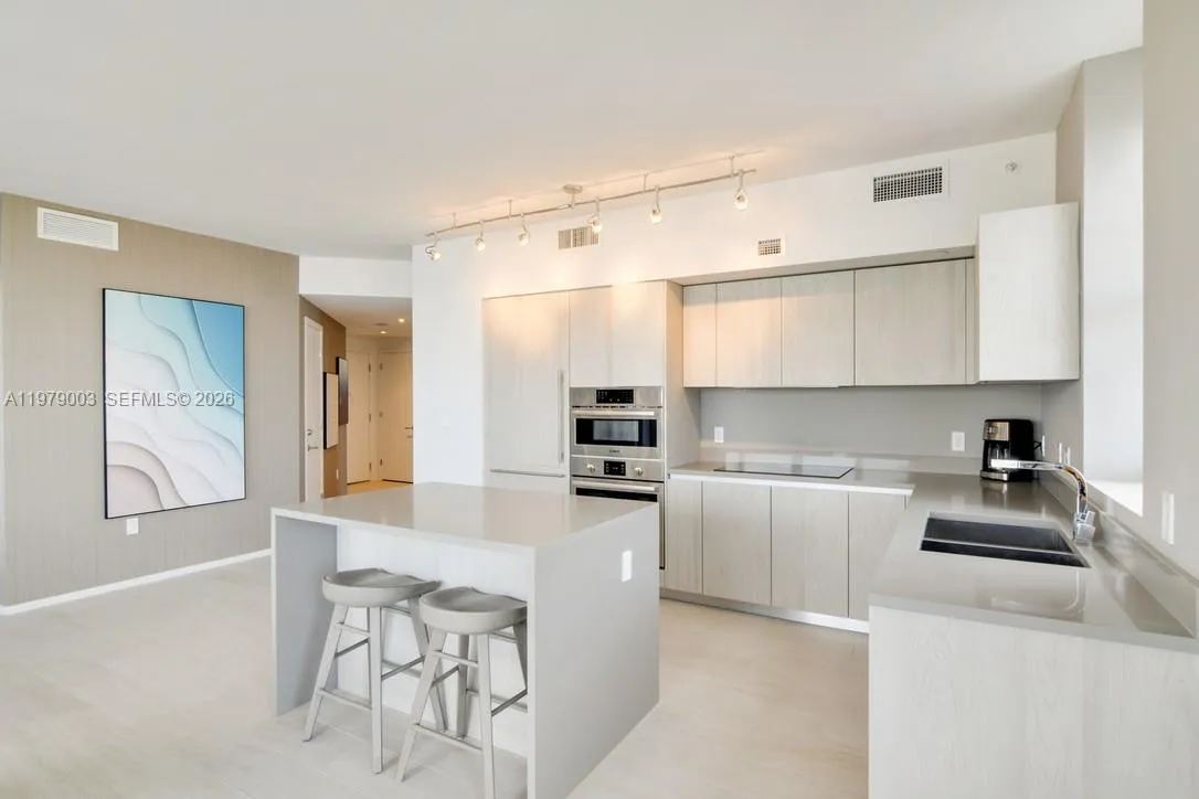 4010 S Ocean Dr R1402, Hollywood, Florida 33019, Hollywood, Florida 33019, 2 Bedrooms Bedrooms, ,2 BathroomsBathrooms,Residential,For Sale,4010 S Ocean Dr R1402, Hollywood, Florida 33019,A11979003