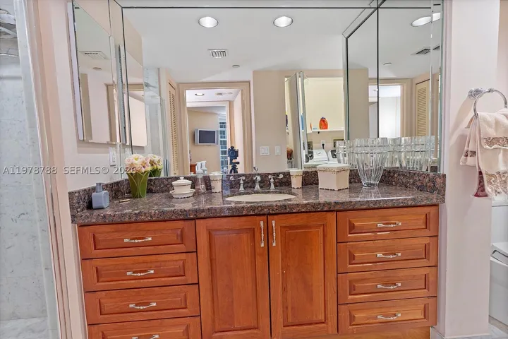 2nd bathroom