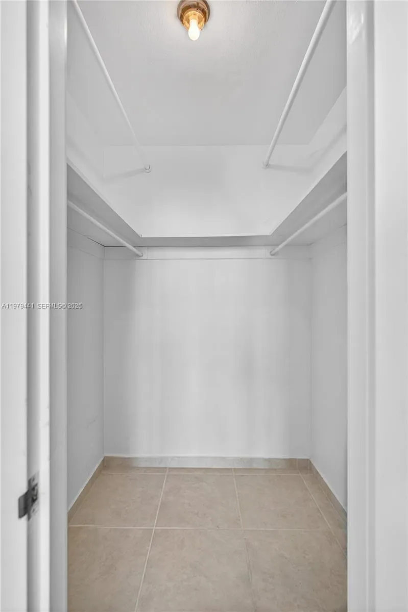 1000 West Ave 923, Miami Beach, Florida 33139, Miami Beach, Florida 33139, 1 Bedroom Bedrooms, ,1 BathroomBathrooms,Residential Lease,For Rent,1000 West Ave 923, Miami Beach, Florida 33139,A11979441