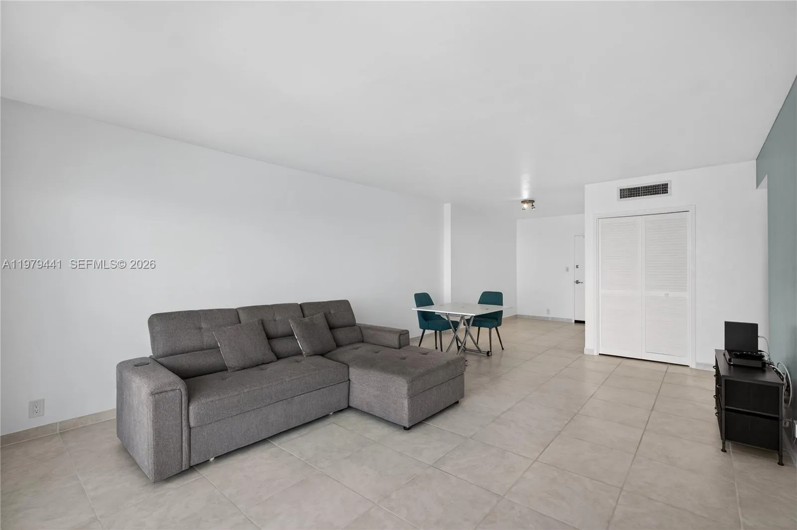 1000 West Ave 923, Miami Beach, Florida 33139, Miami Beach, Florida 33139, 1 Bedroom Bedrooms, ,1 BathroomBathrooms,Residential Lease,For Rent,1000 West Ave 923, Miami Beach, Florida 33139,A11979441