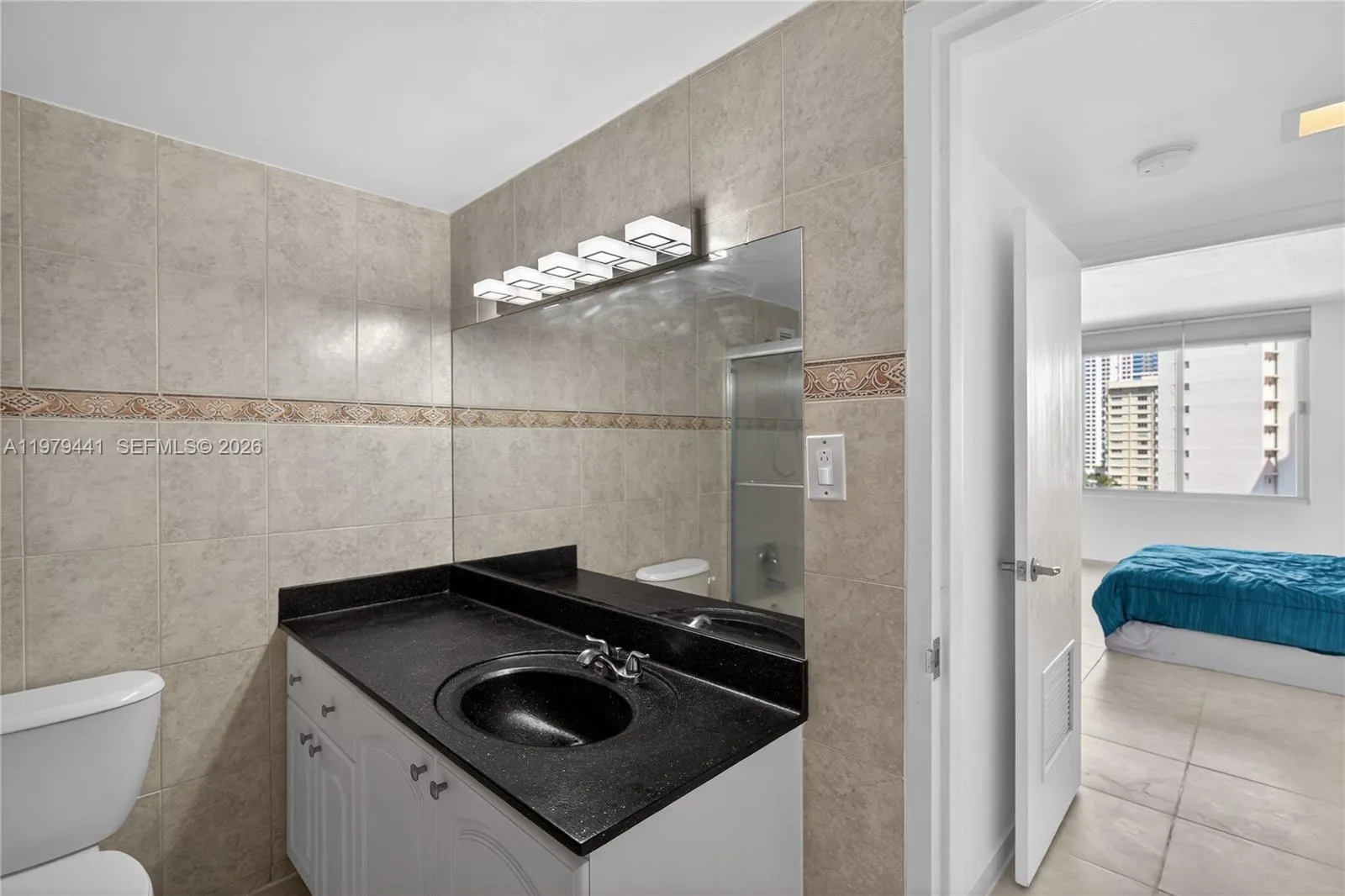 1000 West Ave 923, Miami Beach, Florida 33139, Miami Beach, Florida 33139, 1 Bedroom Bedrooms, ,1 BathroomBathrooms,Residential Lease,For Rent,1000 West Ave 923, Miami Beach, Florida 33139,A11979441