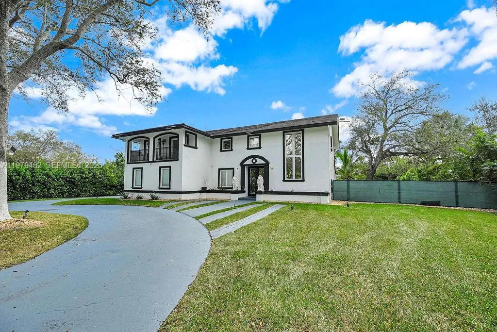 7830 Sw 120th St, Pinecrest, Florida 33156, Pinecrest, Florida 33156, 5 Bedrooms Bedrooms, ,4 BathroomsBathrooms,Residential Lease,For Rent,7830 Sw 120th St, Pinecrest, Florida 33156,A11979482