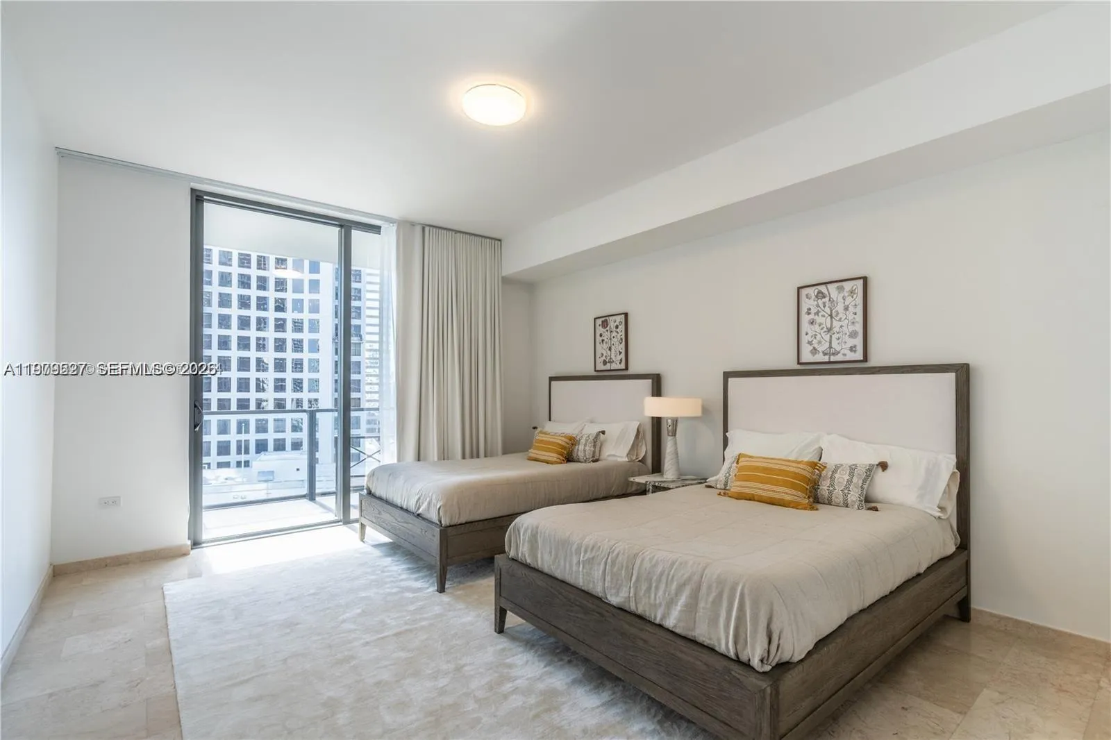 68 Se 6th St 1403, Miami, Florida 33131, Miami, Florida 33131, 3 Bedrooms Bedrooms, ,3 BathroomsBathrooms,Residential Lease,For Rent,68 Se 6th St 1403, Miami, Florida 33131,A11979527