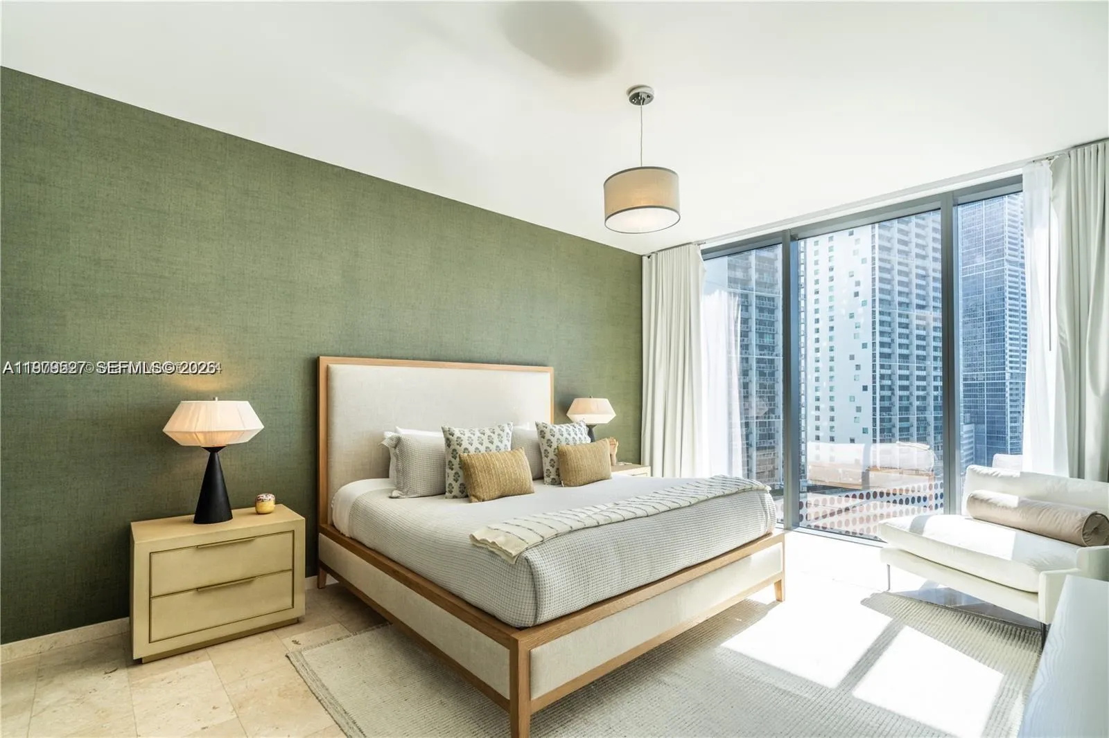 68 Se 6th St 1403, Miami, Florida 33131, Miami, Florida 33131, 3 Bedrooms Bedrooms, ,3 BathroomsBathrooms,Residential Lease,For Rent,68 Se 6th St 1403, Miami, Florida 33131,A11979527