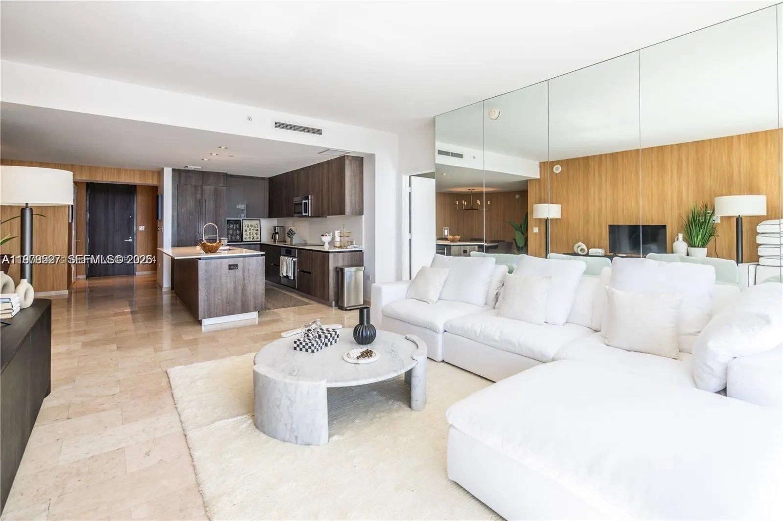 68 Se 6th St 1403, Miami, Florida 33131, Miami, Florida 33131, 3 Bedrooms Bedrooms, ,3 BathroomsBathrooms,Residential Lease,For Rent,68 Se 6th St 1403, Miami, Florida 33131,A11979527