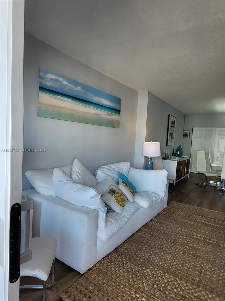 1985 S Ocean Dr 15m, Hallandale Beach, Florida 330, Hallandale Beach, Florida 33009, 1 Bedroom Bedrooms, ,1 BathroomBathrooms,Residential Lease,For Rent,1985 S Ocean Dr 15m, Hallandale Beach, Florida 330,A11951756
