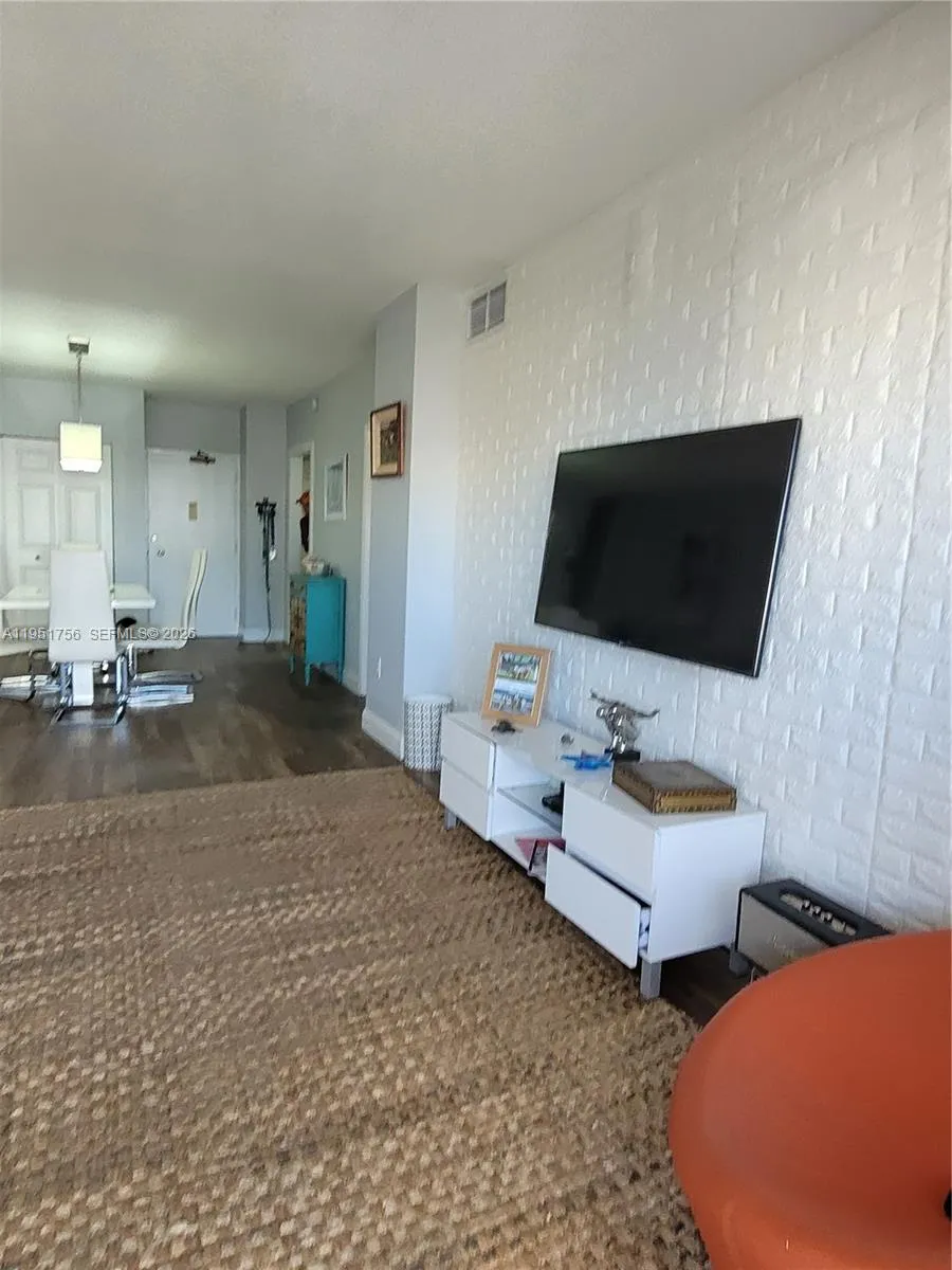 1985 S Ocean Dr 15m, Hallandale Beach, Florida 330, Hallandale Beach, Florida 33009, 1 Bedroom Bedrooms, ,1 BathroomBathrooms,Residential Lease,For Rent,1985 S Ocean Dr 15m, Hallandale Beach, Florida 330,A11951756