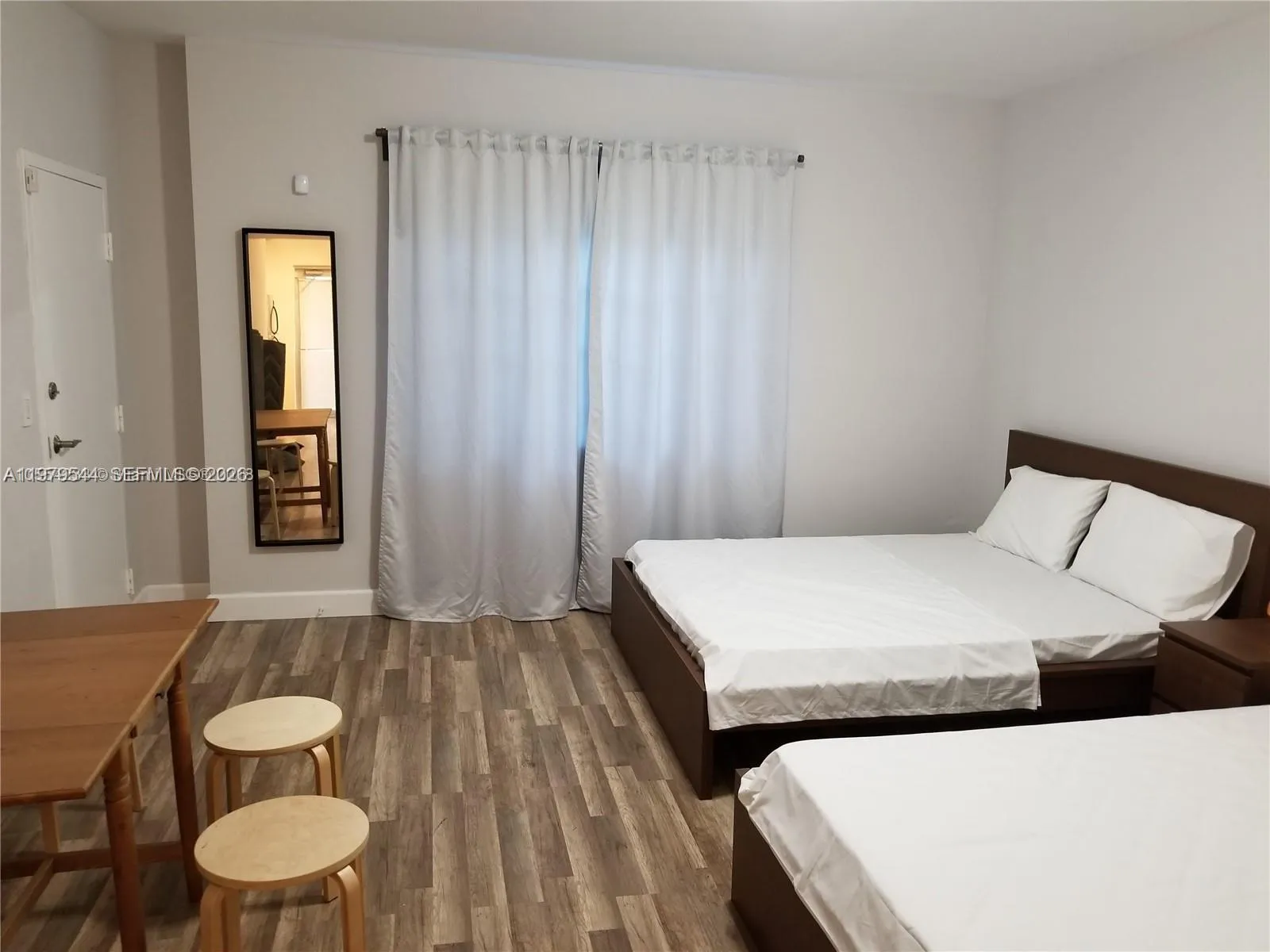 1045 Meridian Ave 5, Miami Beach, Florida 33139, Miami Beach, Florida 33139, ,1 BathroomBathrooms,Residential Lease,For Rent,1045 Meridian Ave 5, Miami Beach, Florida 33139,A11979544