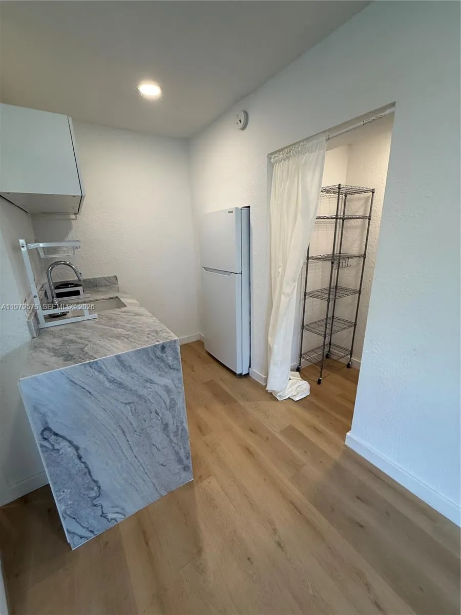 2421 Sw 26th Terrace 2, Miami, Florida 33133, Miami, Florida 33133, ,1 BathroomBathrooms,Residential Lease,For Rent,2421 Sw 26th Terrace 2, Miami, Florida 33133,A11979576