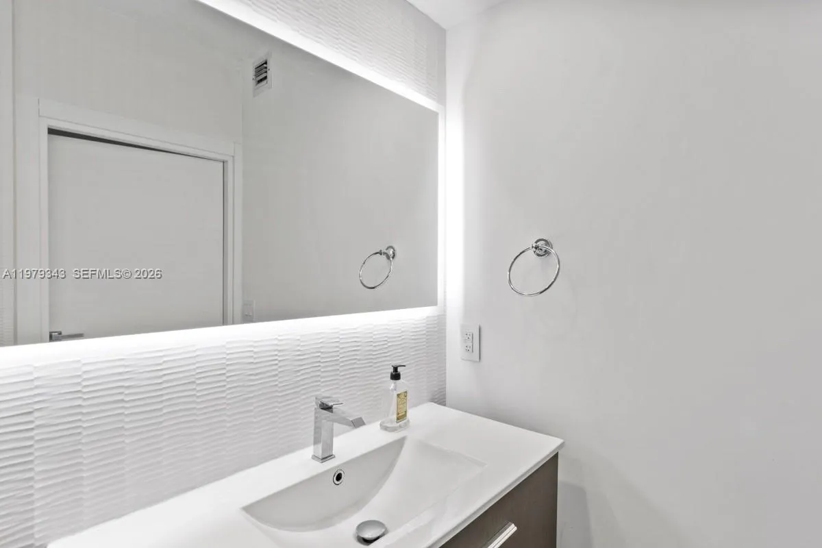 110 Washington Ave 1411, Miami Beach, Florida 3313, Miami Beach, Florida 33139, 1 Bedroom Bedrooms, ,1 BathroomBathrooms,Residential Lease,For Rent,110 Washington Ave 1411, Miami Beach, Florida 3313,A11979343