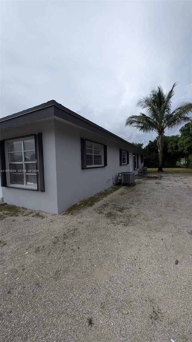 1011 Nw 9th St A, Homestead, Florida 33030, Homestead, Florida 33030, 2 Bedrooms Bedrooms, ,1 BathroomBathrooms,Residential Lease,For Rent,1011 Nw 9th St A, Homestead, Florida 33030,A11979589