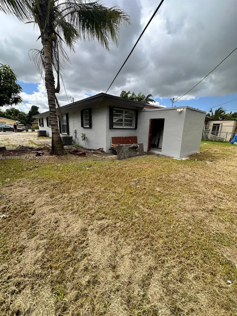 1011 Nw 9th St A, Homestead, Florida 33030, Homestead, Florida 33030, 2 Bedrooms Bedrooms, ,1 BathroomBathrooms,Residential Lease,For Rent,1011 Nw 9th St A, Homestead, Florida 33030,A11979589