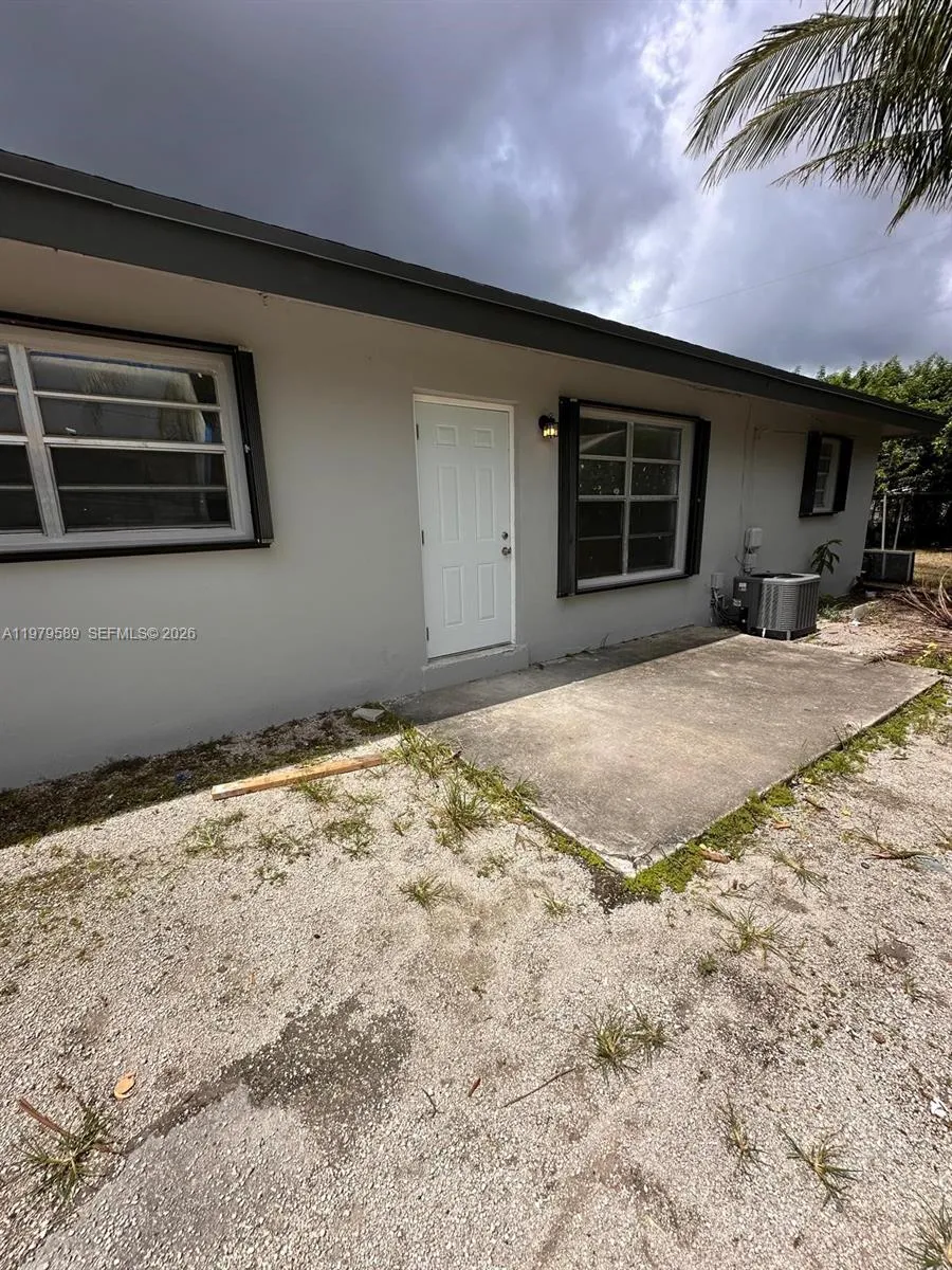 1011 Nw 9th St A, Homestead, Florida 33030, Homestead, Florida 33030, 2 Bedrooms Bedrooms, ,1 BathroomBathrooms,Residential Lease,For Rent,1011 Nw 9th St A, Homestead, Florida 33030,A11979589