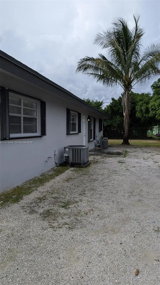 1011 Nw 9th St A, Homestead, Florida 33030, Homestead, Florida 33030, 2 Bedrooms Bedrooms, ,1 BathroomBathrooms,Residential Lease,For Rent,1011 Nw 9th St A, Homestead, Florida 33030,A11979589