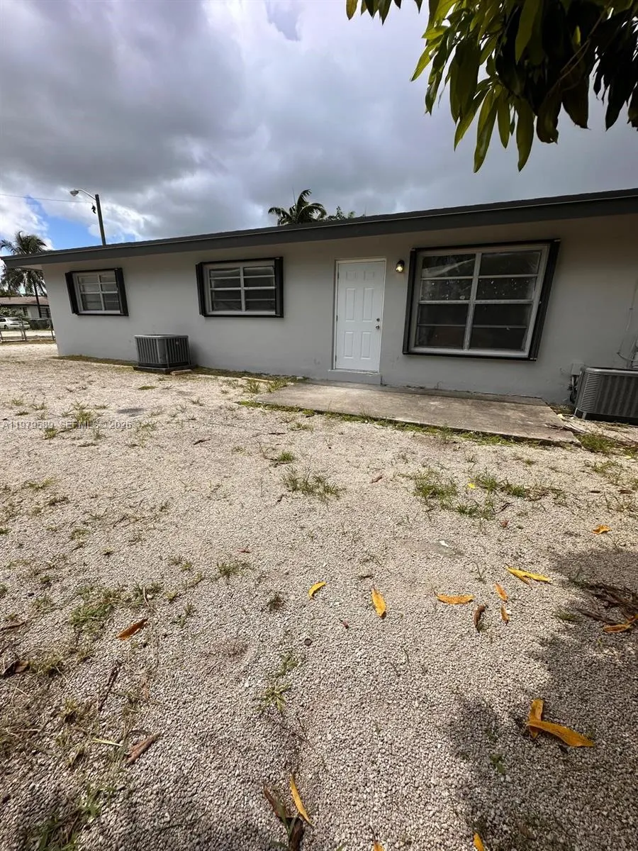 1011 Nw 9th St A, Homestead, Florida 33030, Homestead, Florida 33030, 2 Bedrooms Bedrooms, ,1 BathroomBathrooms,Residential Lease,For Rent,1011 Nw 9th St A, Homestead, Florida 33030,A11979589