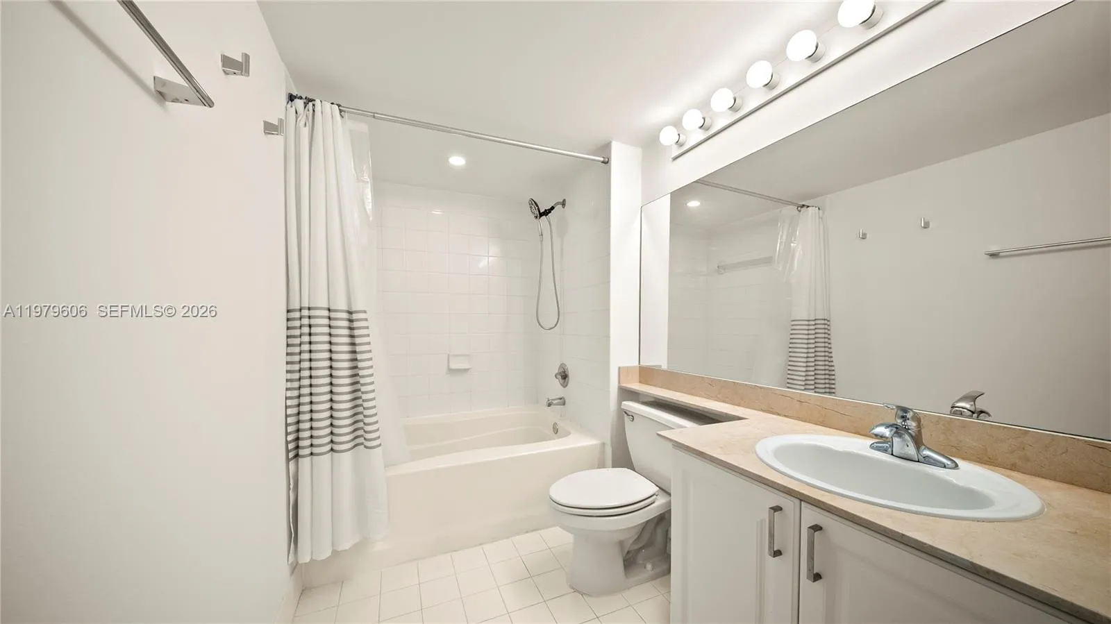 90 Alton Rd 1903, Miami Beach, Florida 33139, Miami Beach, Florida 33139, 2 Bedrooms Bedrooms, ,2 BathroomsBathrooms,Residential Lease,For Rent,90 Alton Rd 1903, Miami Beach, Florida 33139,A11979606