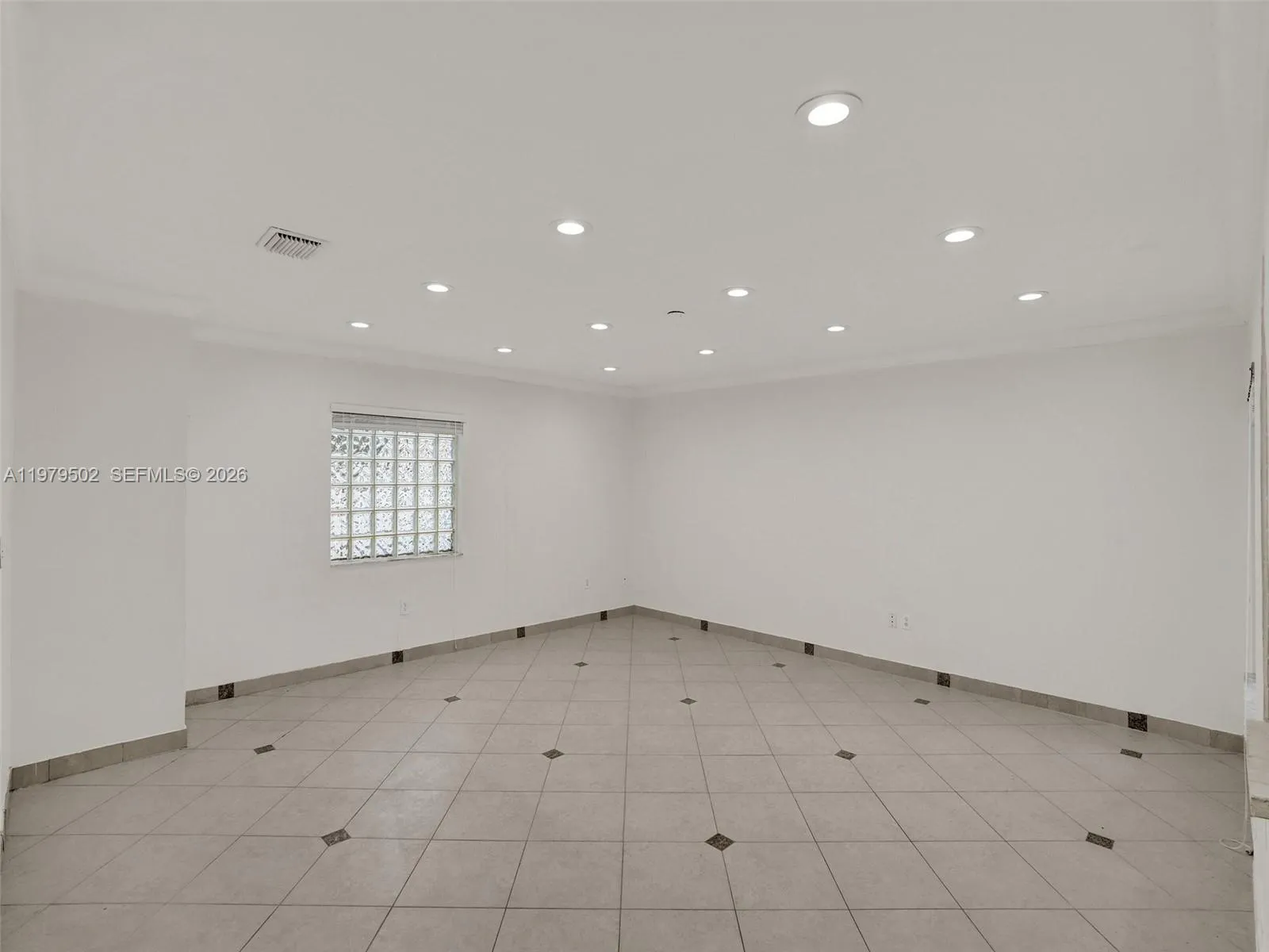 3745 Piccadilly St 114, Hollywood, Florida 33021, Hollywood, Florida 33021, 4 Bedrooms Bedrooms, ,2 BathroomsBathrooms,Residential Lease,For Rent,3745 Piccadilly St 114, Hollywood, Florida 33021,A11979502