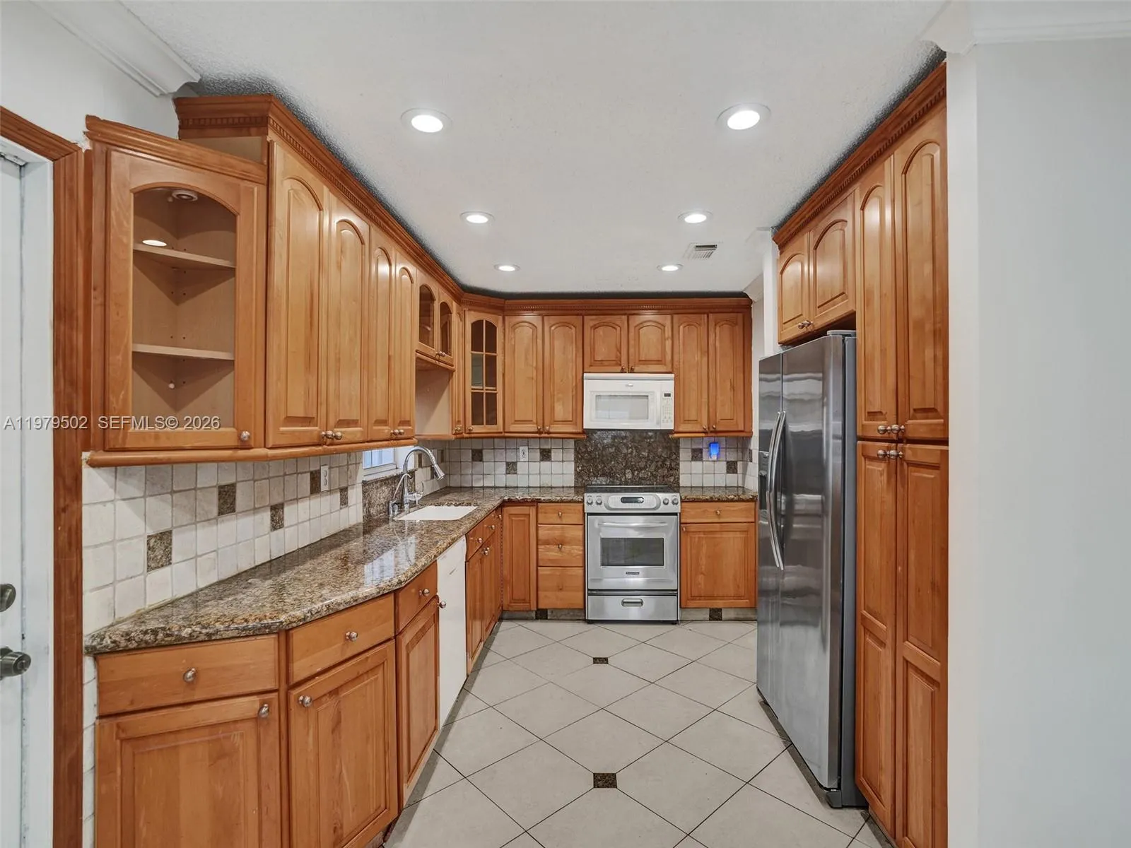 3745 Piccadilly St 114, Hollywood, Florida 33021, Hollywood, Florida 33021, 4 Bedrooms Bedrooms, ,2 BathroomsBathrooms,Residential Lease,For Rent,3745 Piccadilly St 114, Hollywood, Florida 33021,A11979502