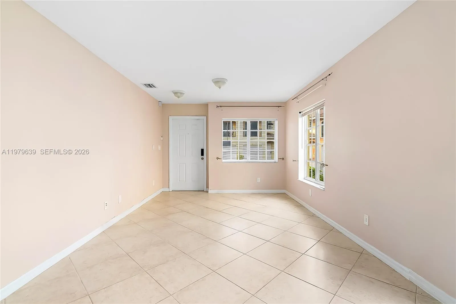 330 Sw 2nd Ave 12, Hallandale Beach, Florida 33009, Hallandale Beach, Florida 33009, 3 Bedrooms Bedrooms, ,2 BathroomsBathrooms,Residential Lease,For Rent,330 Sw 2nd Ave 12, Hallandale Beach, Florida 33009,A11979639