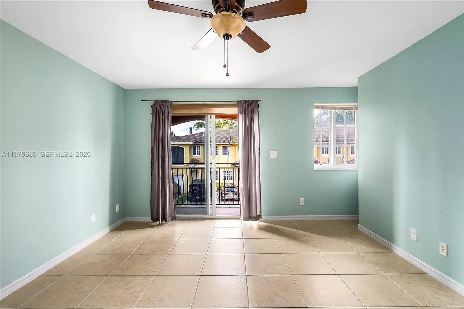330 Sw 2nd Ave 12, Hallandale Beach, Florida 33009, Hallandale Beach, Florida 33009, 3 Bedrooms Bedrooms, ,2 BathroomsBathrooms,Residential Lease,For Rent,330 Sw 2nd Ave 12, Hallandale Beach, Florida 33009,A11979639