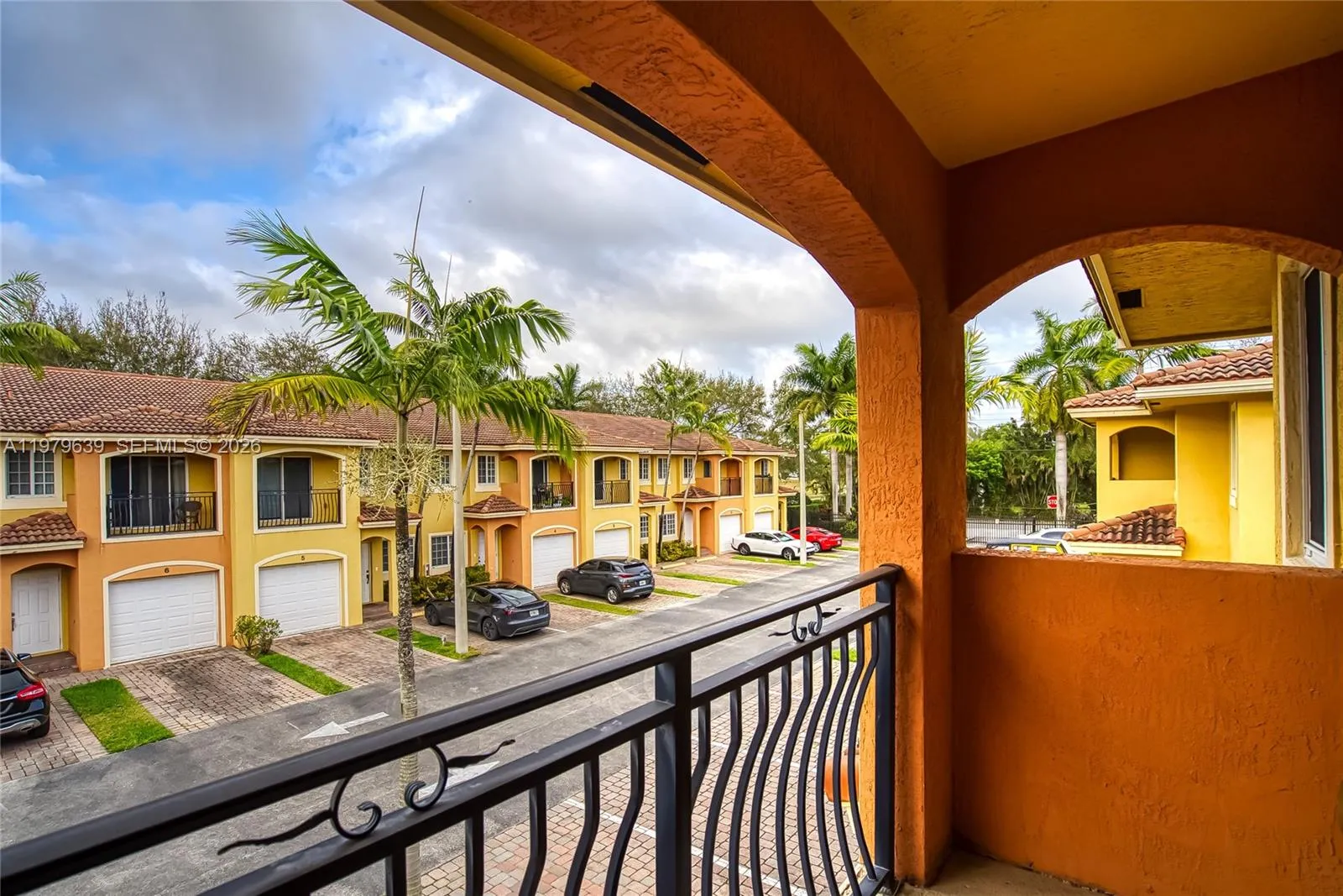 330 Sw 2nd Ave 12, Hallandale Beach, Florida 33009, Hallandale Beach, Florida 33009, 3 Bedrooms Bedrooms, ,2 BathroomsBathrooms,Residential Lease,For Rent,330 Sw 2nd Ave 12, Hallandale Beach, Florida 33009,A11979639