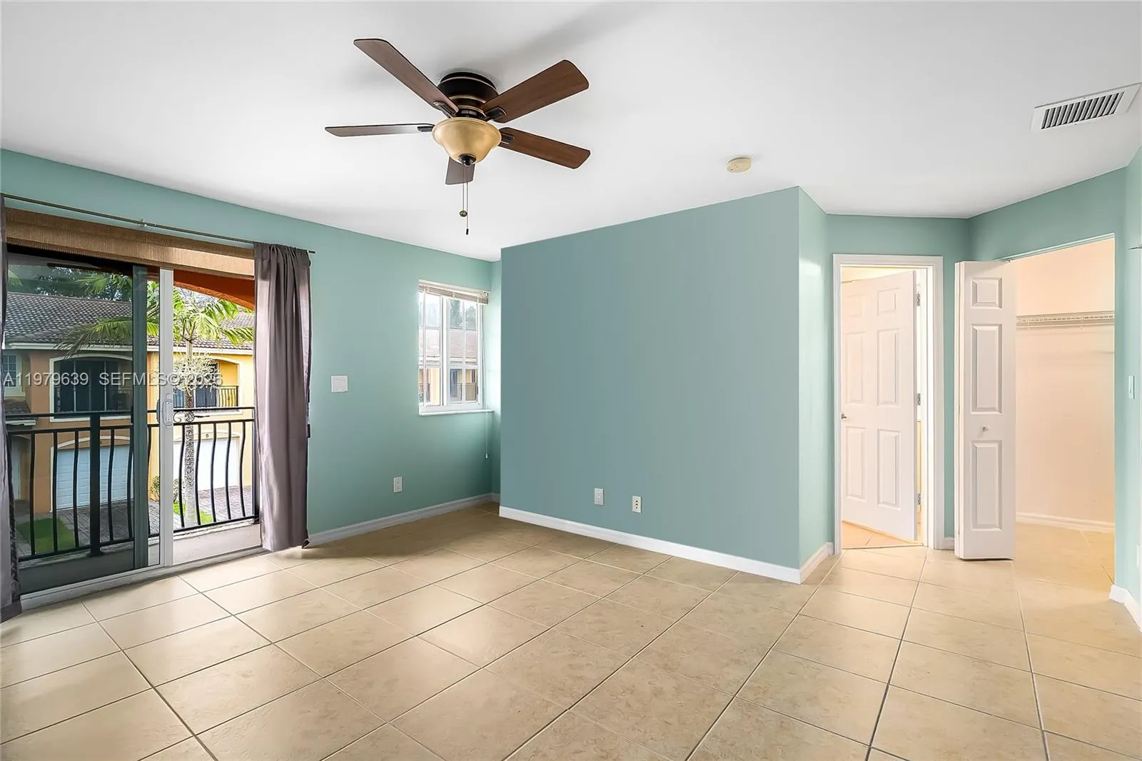 330 Sw 2nd Ave 12, Hallandale Beach, Florida 33009, Hallandale Beach, Florida 33009, 3 Bedrooms Bedrooms, ,2 BathroomsBathrooms,Residential Lease,For Rent,330 Sw 2nd Ave 12, Hallandale Beach, Florida 33009,A11979639