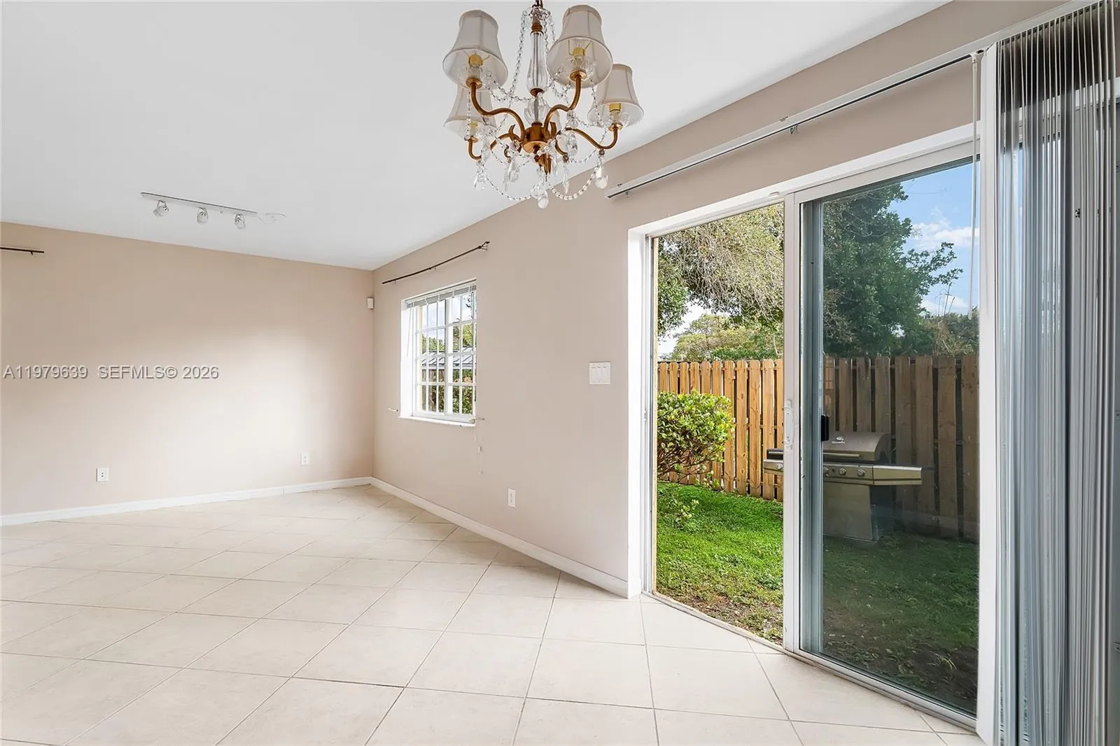 330 Sw 2nd Ave 12, Hallandale Beach, Florida 33009, Hallandale Beach, Florida 33009, 3 Bedrooms Bedrooms, ,2 BathroomsBathrooms,Residential Lease,For Rent,330 Sw 2nd Ave 12, Hallandale Beach, Florida 33009,A11979639