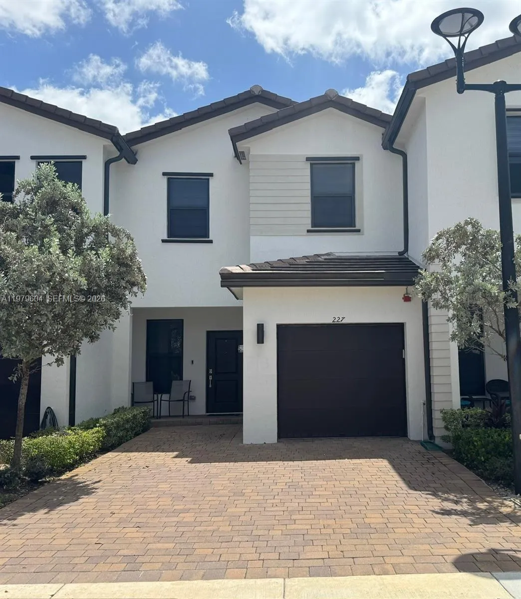 227 Sw 159th Ter 227, Pembroke Pines, Florida 3302, Pembroke Pines, Florida 33027, 3 Bedrooms Bedrooms, ,2 BathroomsBathrooms,Residential Lease,For Rent,227 Sw 159th Ter 227, Pembroke Pines, Florida 3302,A11979604