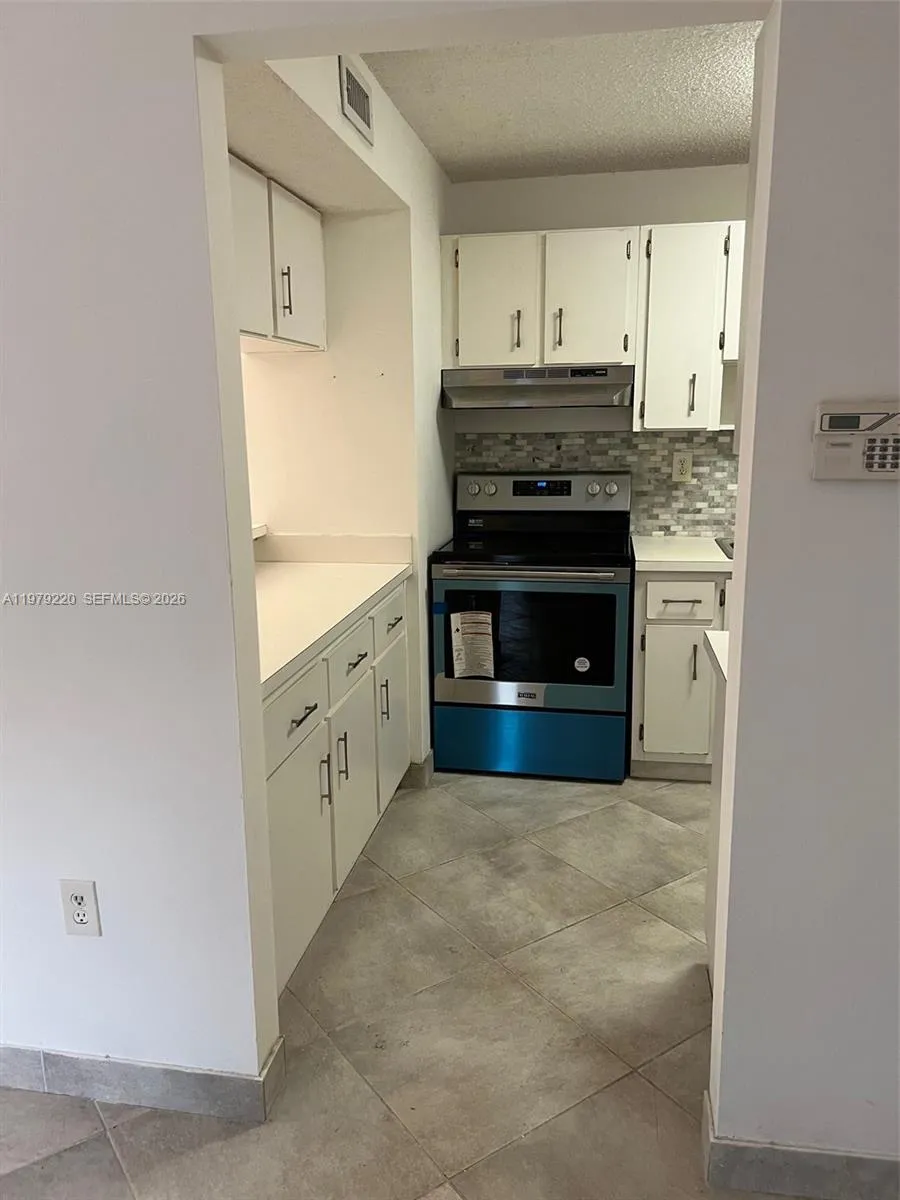20760 Ne 4th Ct 207, Miami, Florida 33179, Miami, Florida 33179, 3 Bedrooms Bedrooms, ,2 BathroomsBathrooms,Residential,For Sale,20760 Ne 4th Ct 207, Miami, Florida 33179,A11979220