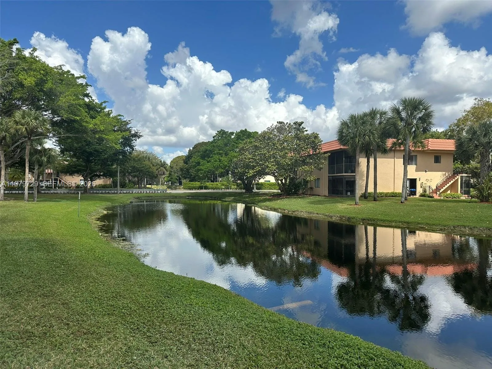 200 Lakeview Dr 111, Weston, Florida 33326, Weston, Florida 33326, 2 Bedrooms Bedrooms, ,2 BathroomsBathrooms,Residential Lease,For Rent,200 Lakeview Dr 111, Weston, Florida 33326,A11979729