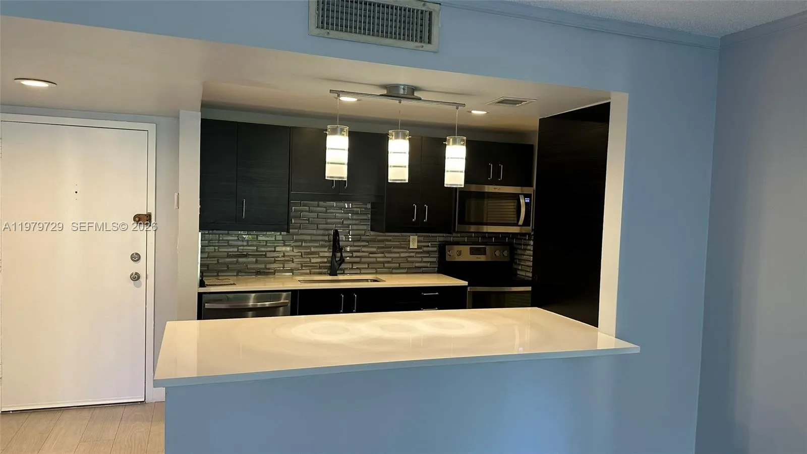 200 Lakeview Dr 111, Weston, Florida 33326, Weston, Florida 33326, 2 Bedrooms Bedrooms, ,2 BathroomsBathrooms,Residential Lease,For Rent,200 Lakeview Dr 111, Weston, Florida 33326,A11979729