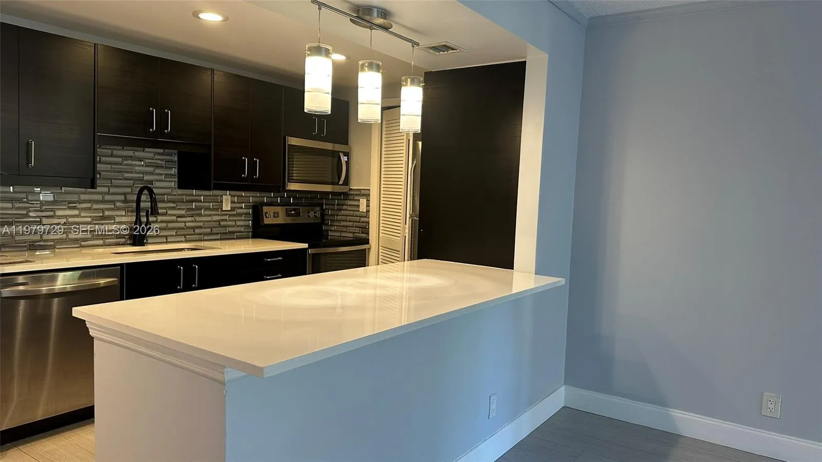 200 Lakeview Dr 111, Weston, Florida 33326, Weston, Florida 33326, 2 Bedrooms Bedrooms, ,2 BathroomsBathrooms,Residential Lease,For Rent,200 Lakeview Dr 111, Weston, Florida 33326,A11979729