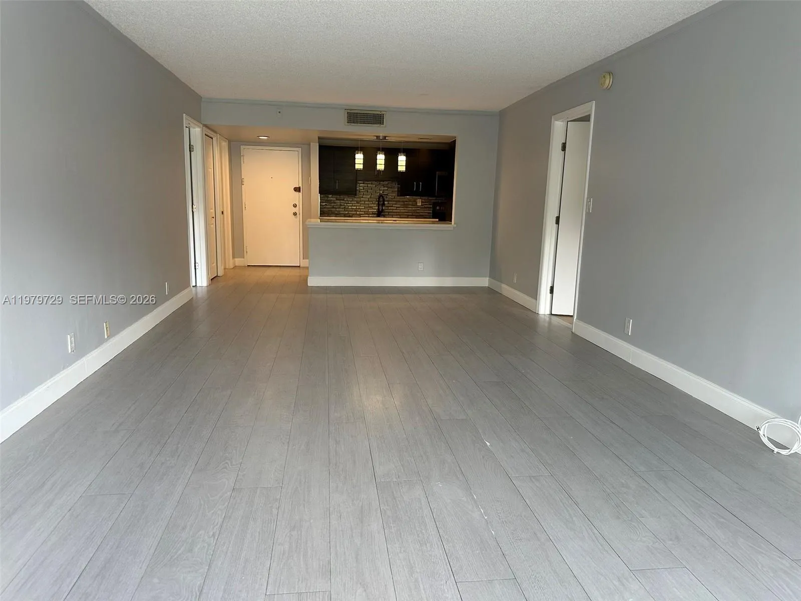 200 Lakeview Dr 111, Weston, Florida 33326, Weston, Florida 33326, 2 Bedrooms Bedrooms, ,2 BathroomsBathrooms,Residential Lease,For Rent,200 Lakeview Dr 111, Weston, Florida 33326,A11979729