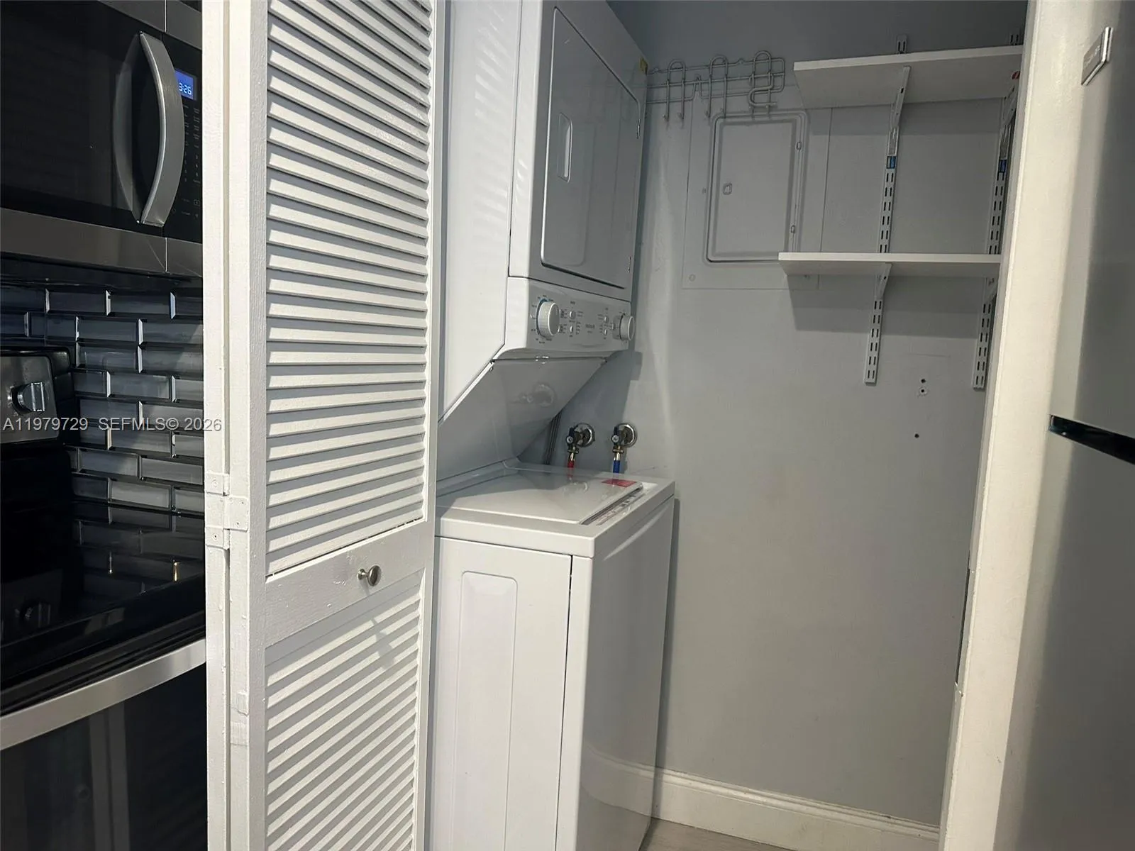 200 Lakeview Dr 111, Weston, Florida 33326, Weston, Florida 33326, 2 Bedrooms Bedrooms, ,2 BathroomsBathrooms,Residential Lease,For Rent,200 Lakeview Dr 111, Weston, Florida 33326,A11979729